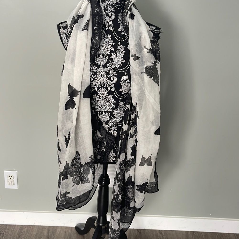 Lord & Taylor NEW Black/White Butterfly